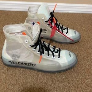 Converse off white shoes, amazing condition